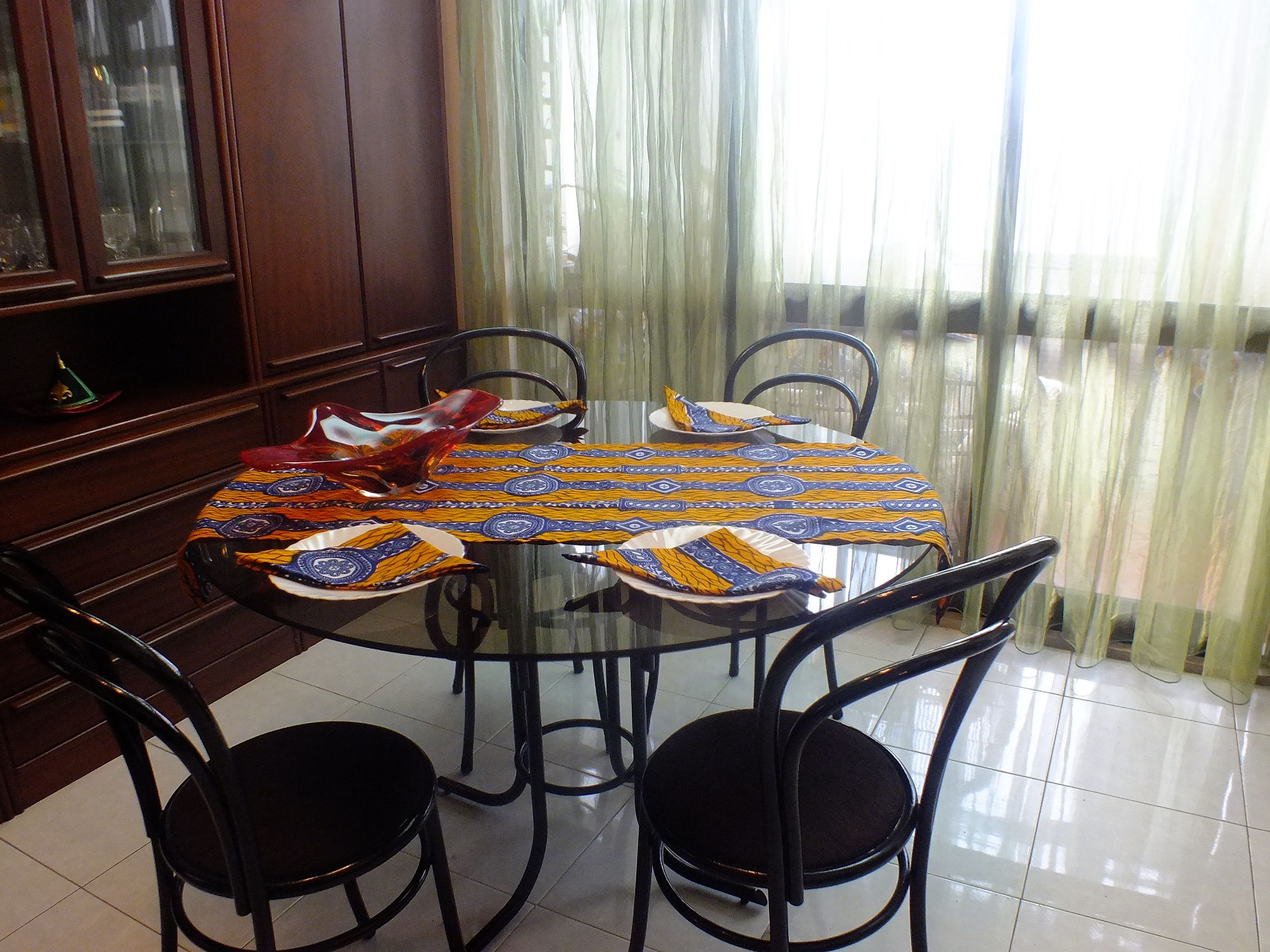 Marque-page avec quatre serviettes en tissu africain