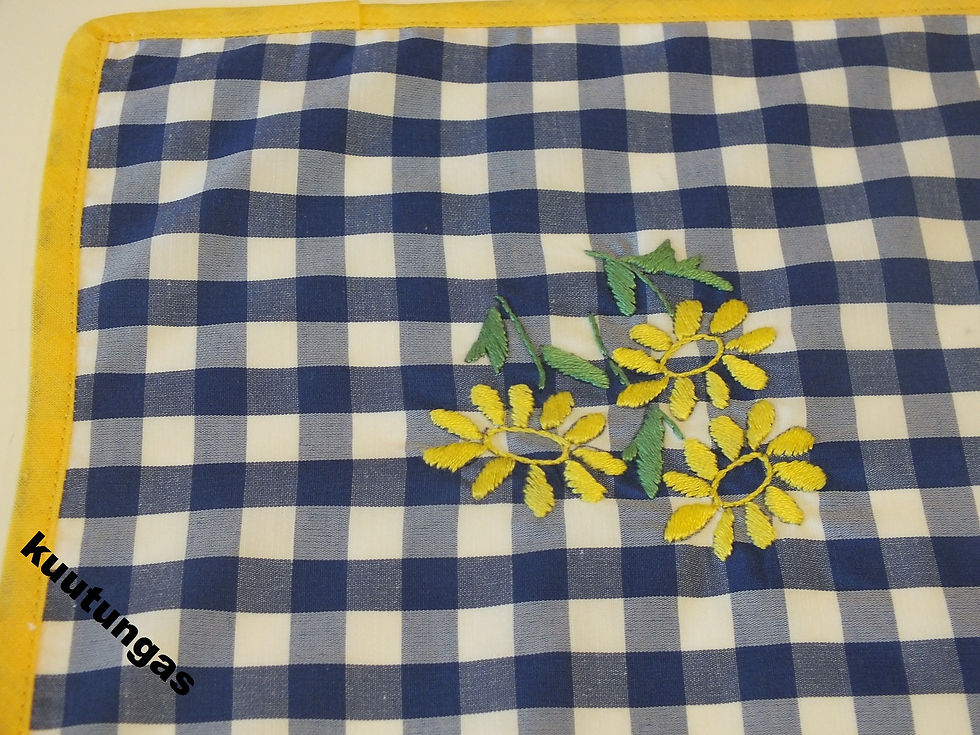 Miniature : Nappe brodée