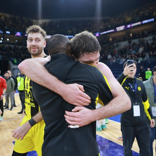 Pasaron 44 años para que Peñarol esté en la cima del Basket Uruguayo - Peñarol campeón de la LUB 