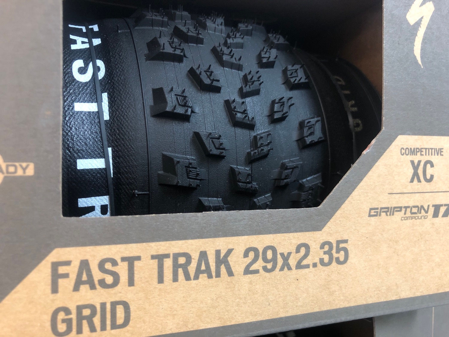Socialized fast Trak grid 29x2.35 T7 