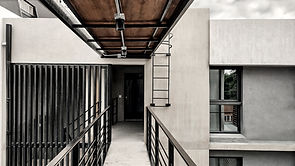 DB 04 - ESCALERA ARRIBA.jpg