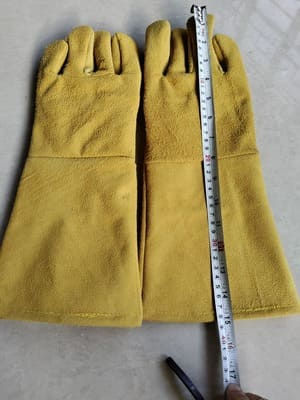 YELLOW APRON 