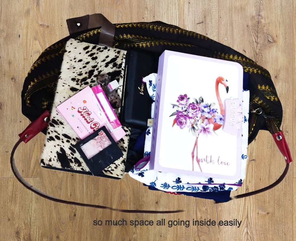 Miniaturebillede: fabric bag with leather strap