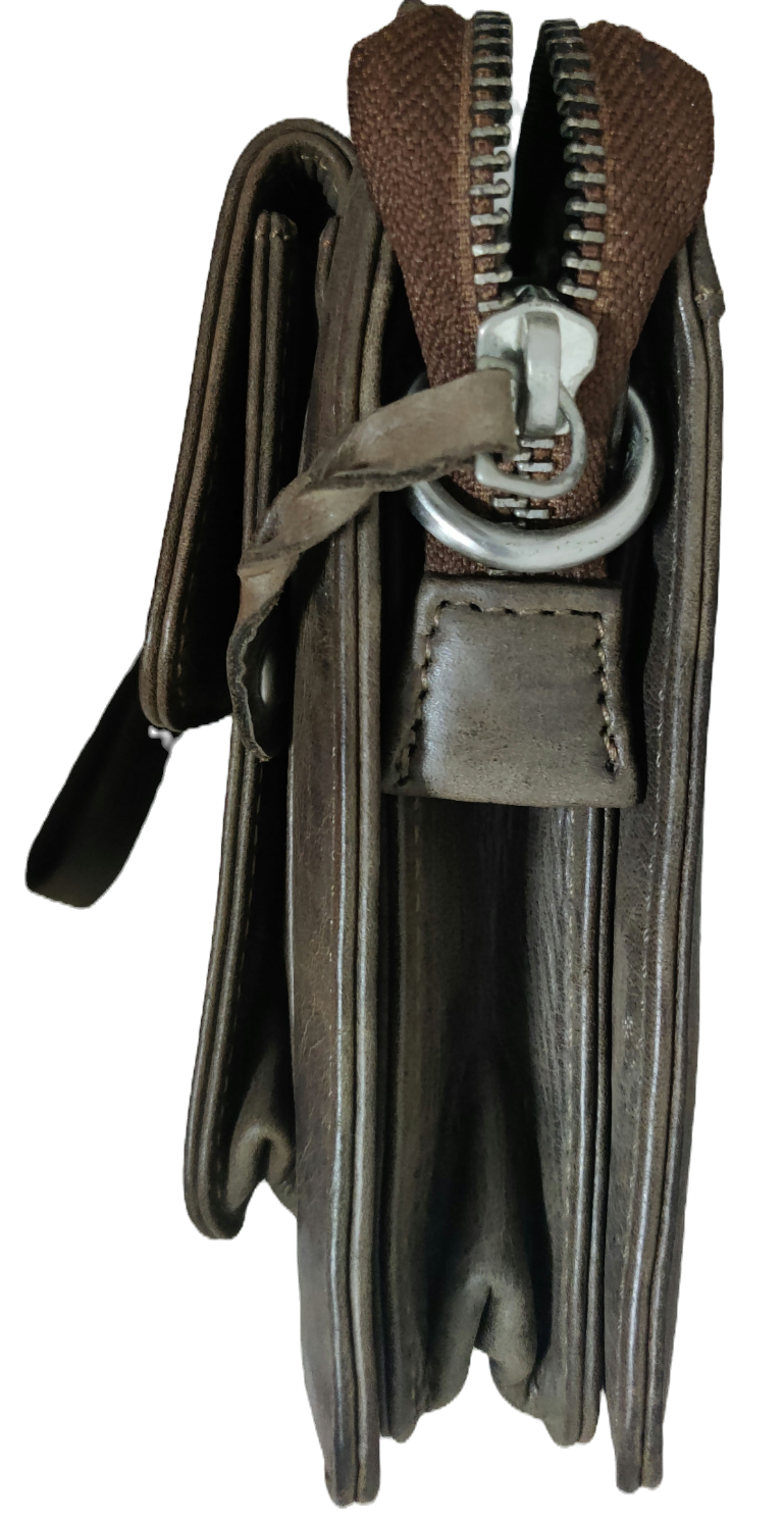 Thumbnail: CLUTCH BAG IN LEATHER UNISEX