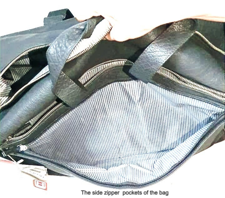 Thumbnail: duffle bag in black