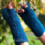 Beautiful woolen gloves, rich colors.