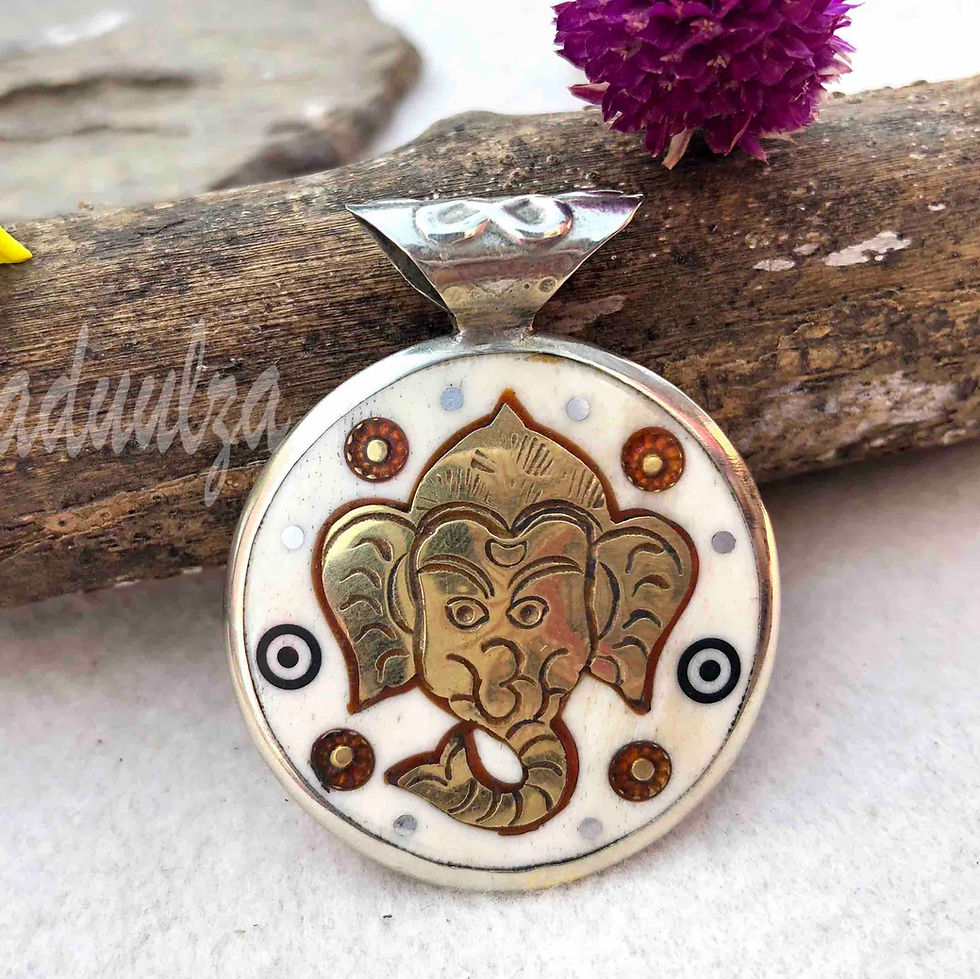 Reversible Ganesh Pendant Front View.