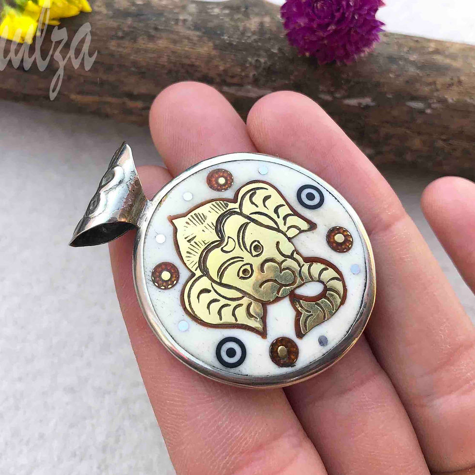Reversible Ganesh Pendant Front View.