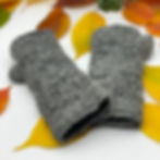 Beautiful woolen gloves, rich colors.
