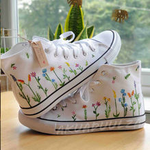 Picture of wild flowers shoes.