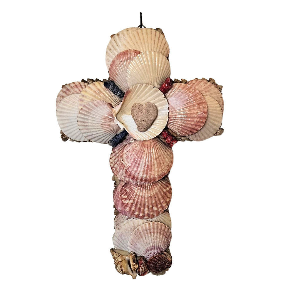 Miniature : Croix murale vintage en coquillages avec cœur en pierre