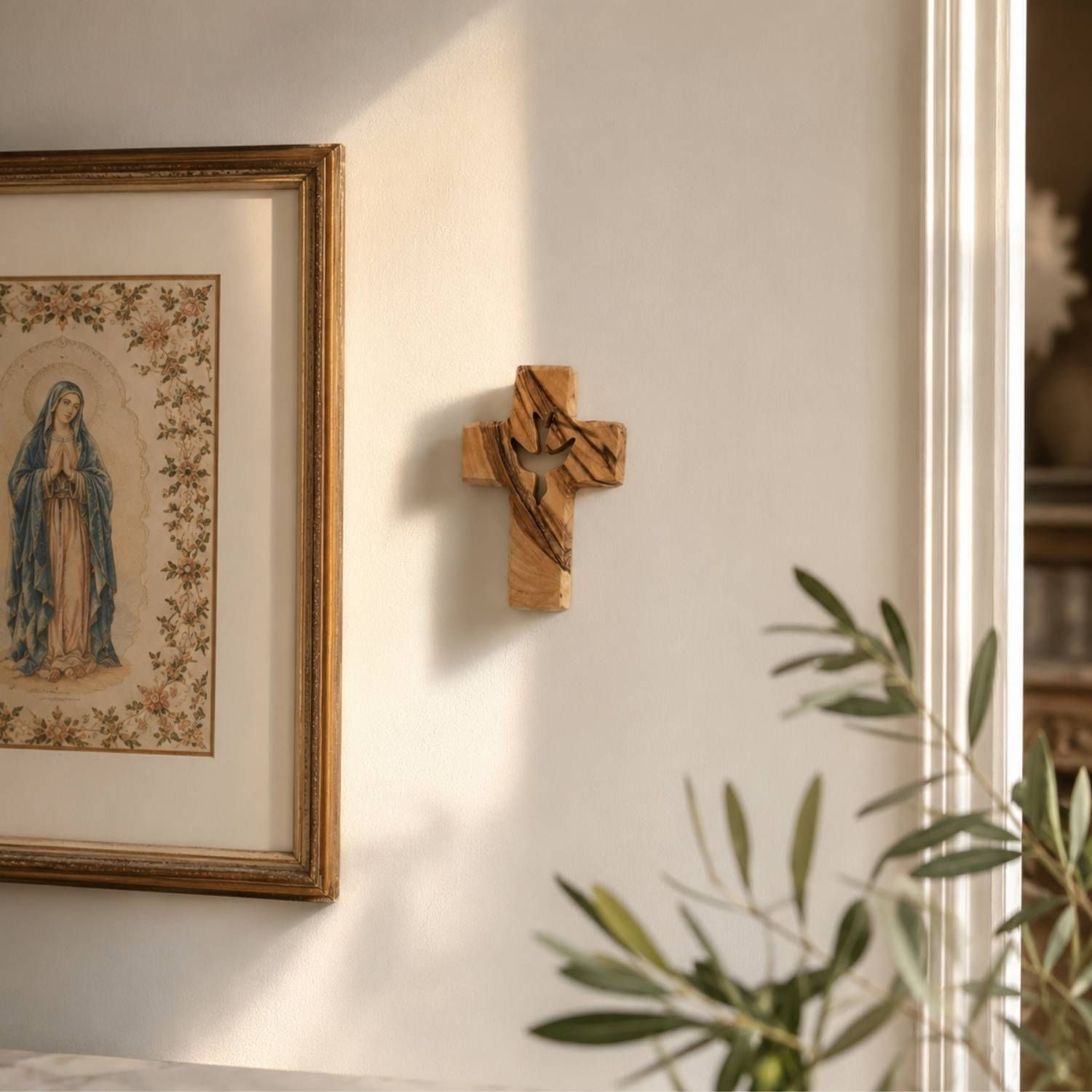 Croix de l’Esprit Saint en bois d’olivier de Bethléem