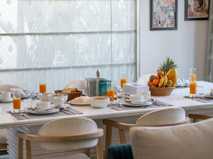 Etiqueta en Desayuno de Negocios: Claves para Fortalecer Relaciones