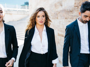 Vístete para el éxito: Un pilar de tu Presencia Ejecutiva