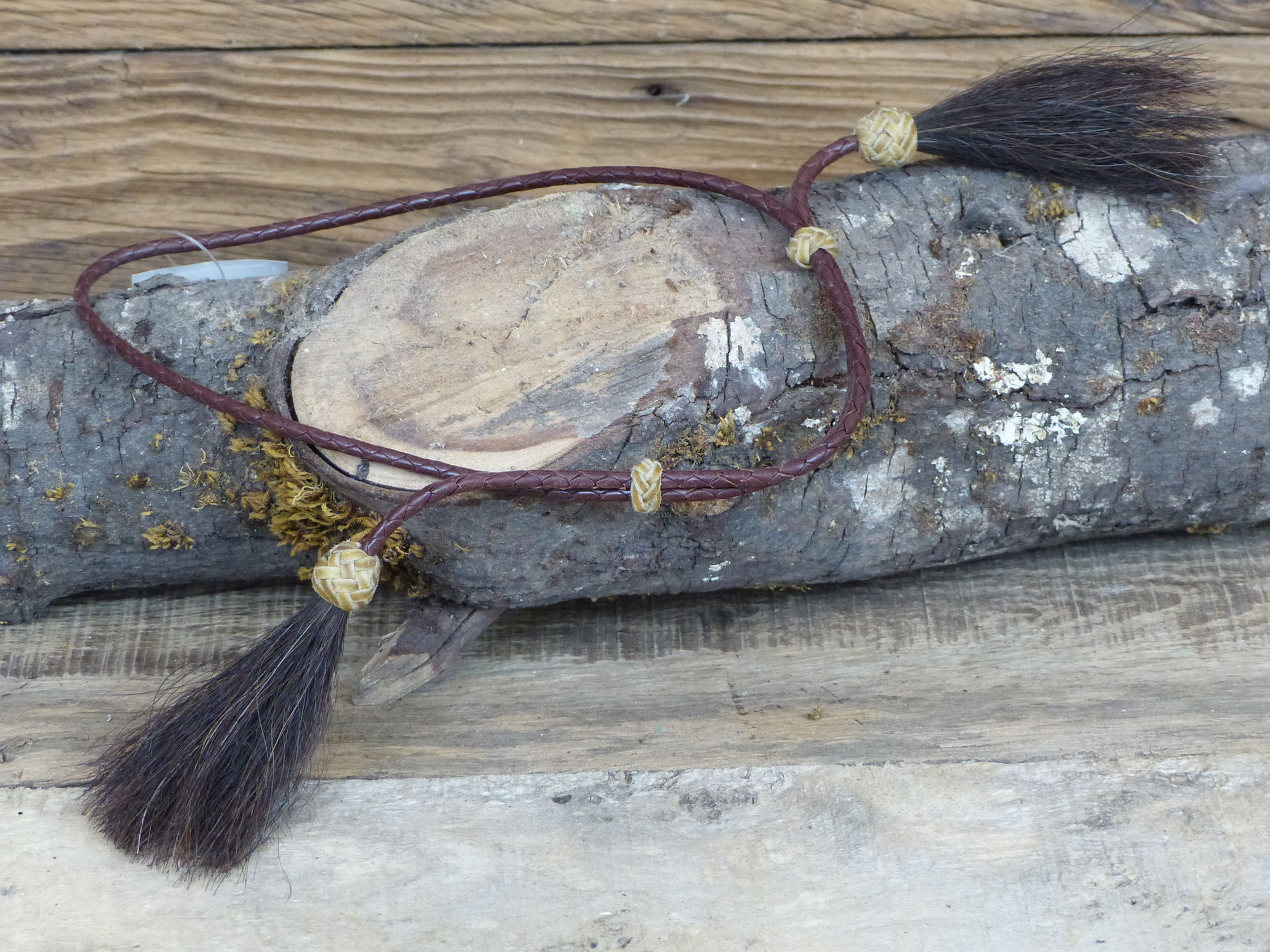 Tour de Chapeau en Cuir et pompons en crin