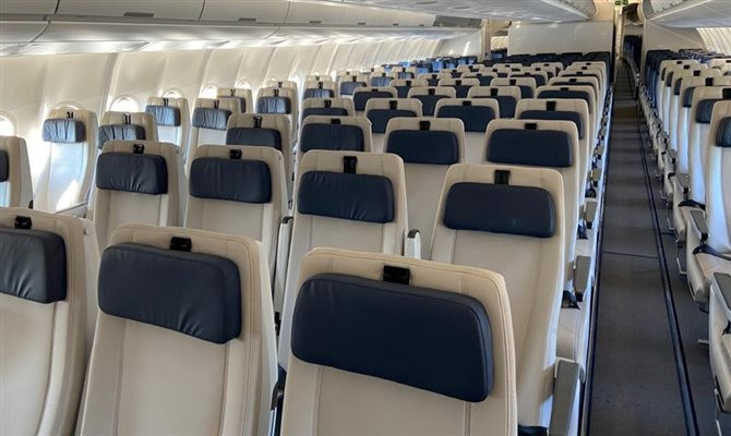 avião azul