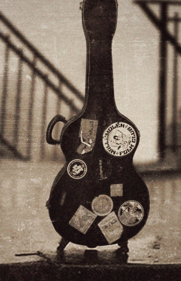 VISUAL (1)_Fotorbooklet cover.jpg