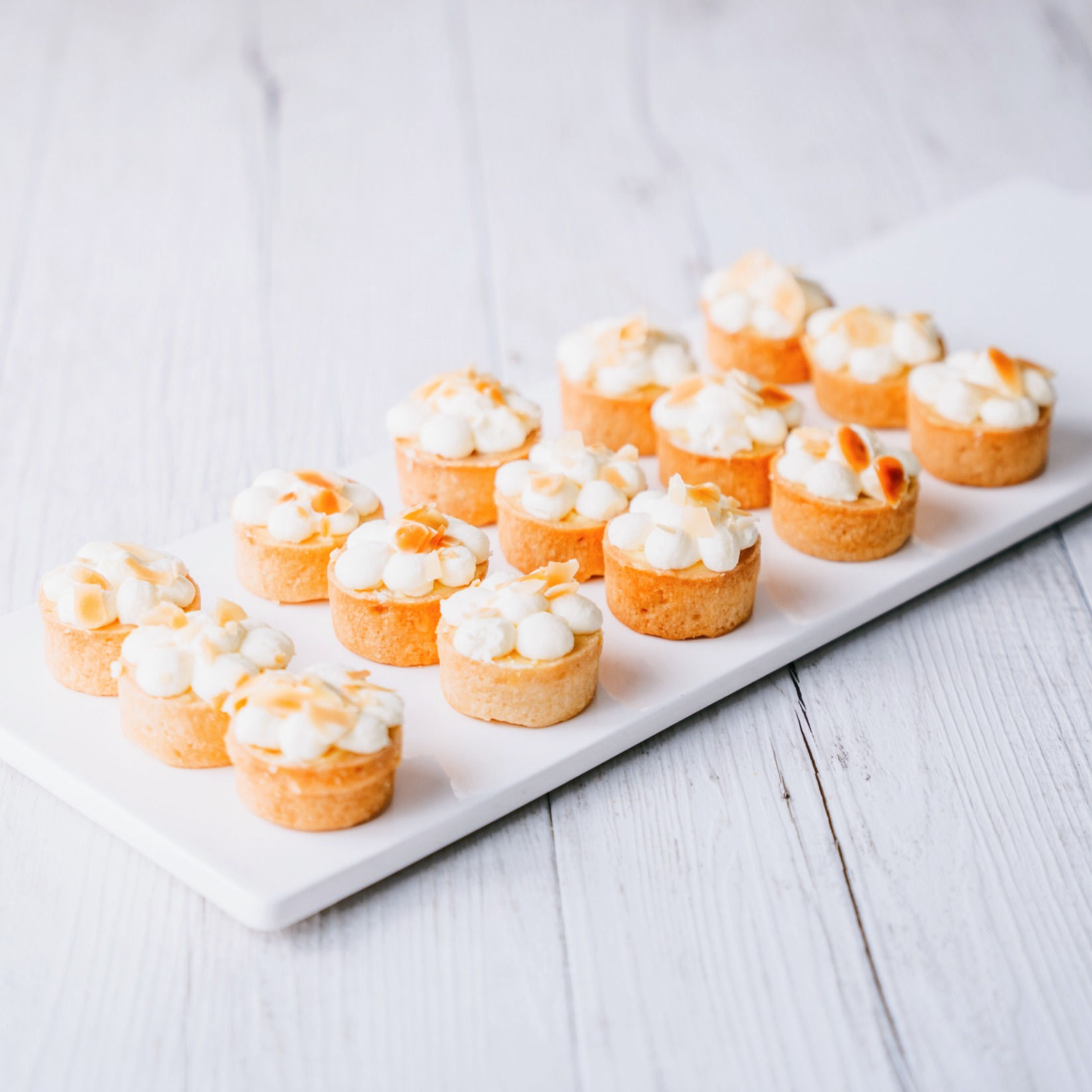 Petit Four Banana Cream Pies - Box x 15