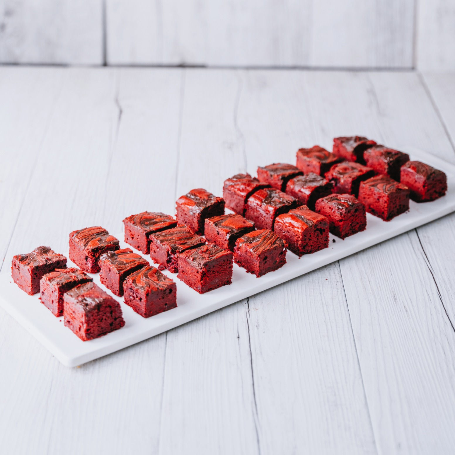 Petit Four Red Velvet Brownies - Box x 24