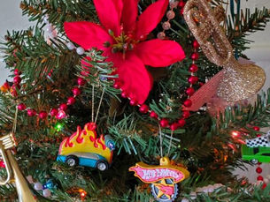 Family Time: Free Christmas Decorations