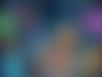 Minka und Phillip stehen in einer Höhle mit leuchtenden Pilzen