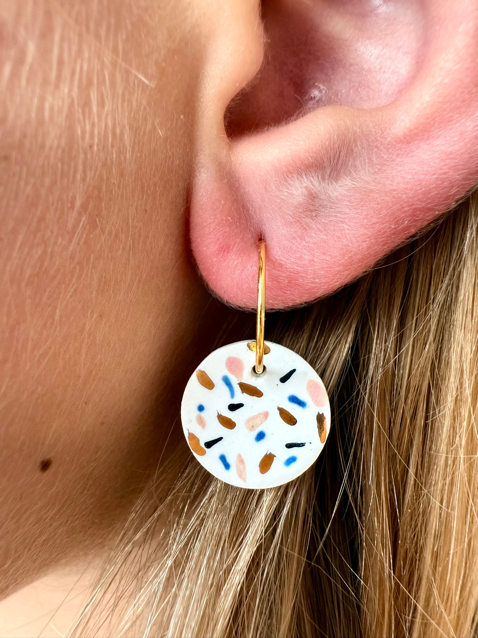 Øreringe - Et strejf af farver