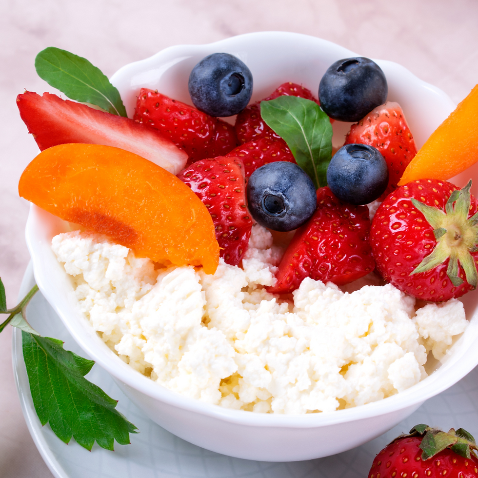 Cottage cheese, fruit and berries
