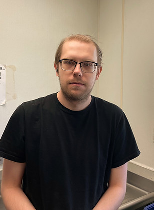 Peter's picture_edited.jpg