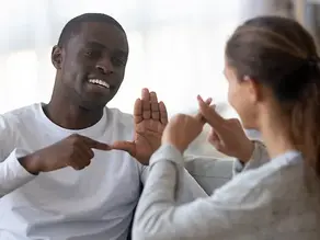 Simfoni Bahasa Isyarat: Tarian Global dari Gerakan dan Senyuman