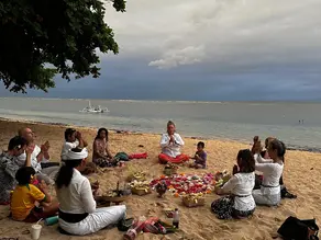 "Menerjemahkan Keanekaragaman: Sensitivitas Budaya dalam Tindakan oleh Bali Interpreting."