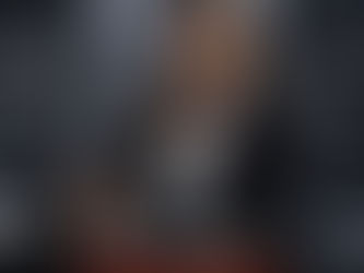 "International Power": El himno de Exzenya de autoridad compuesta y visión global