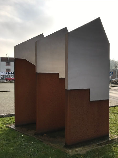 Von der Reliefcollage, über Materialbilder, bis hin zur bekannten Figur "Haans", Franz Leinfelders Kunst ist allgegenwärtig. 