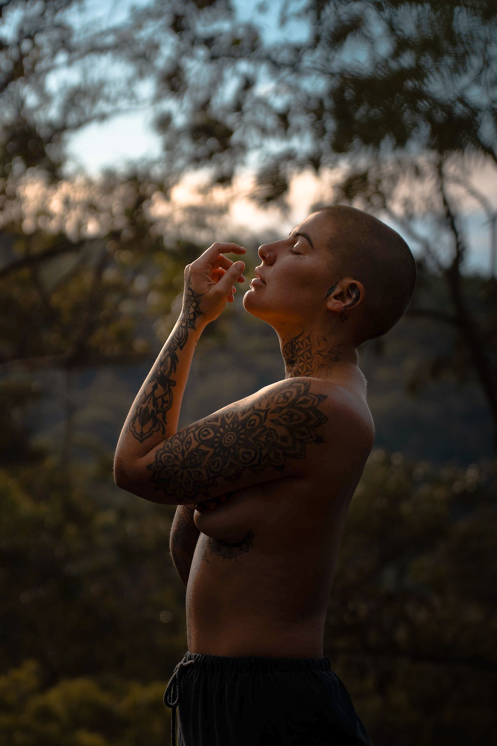 Portrait de femme faisant du yoga