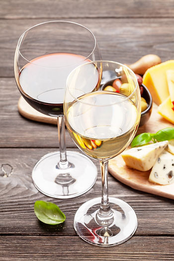 Maridaje de vinos tintos, blancos y rosados con quesos argentinos