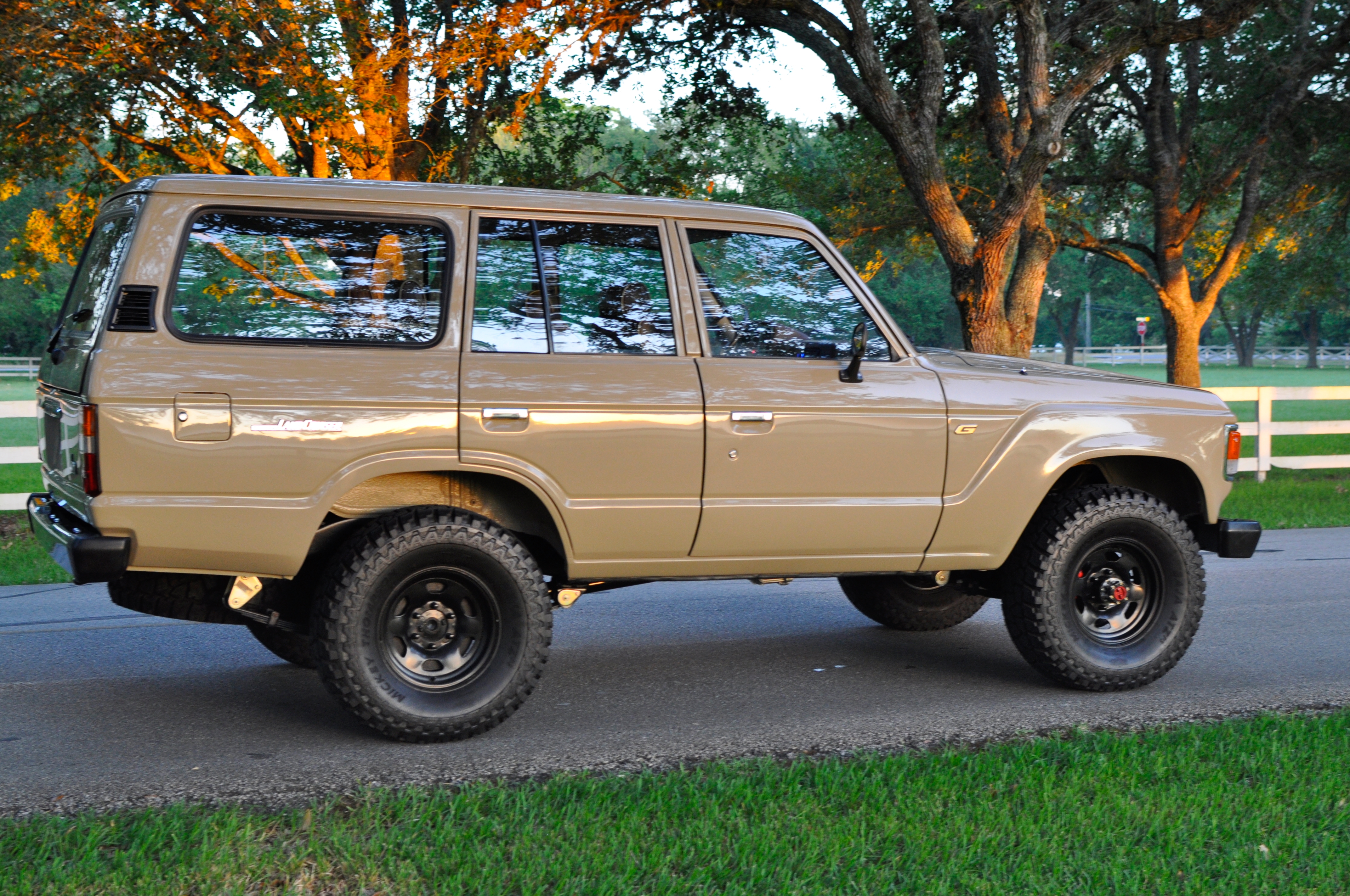 Toyota land cruiser 60