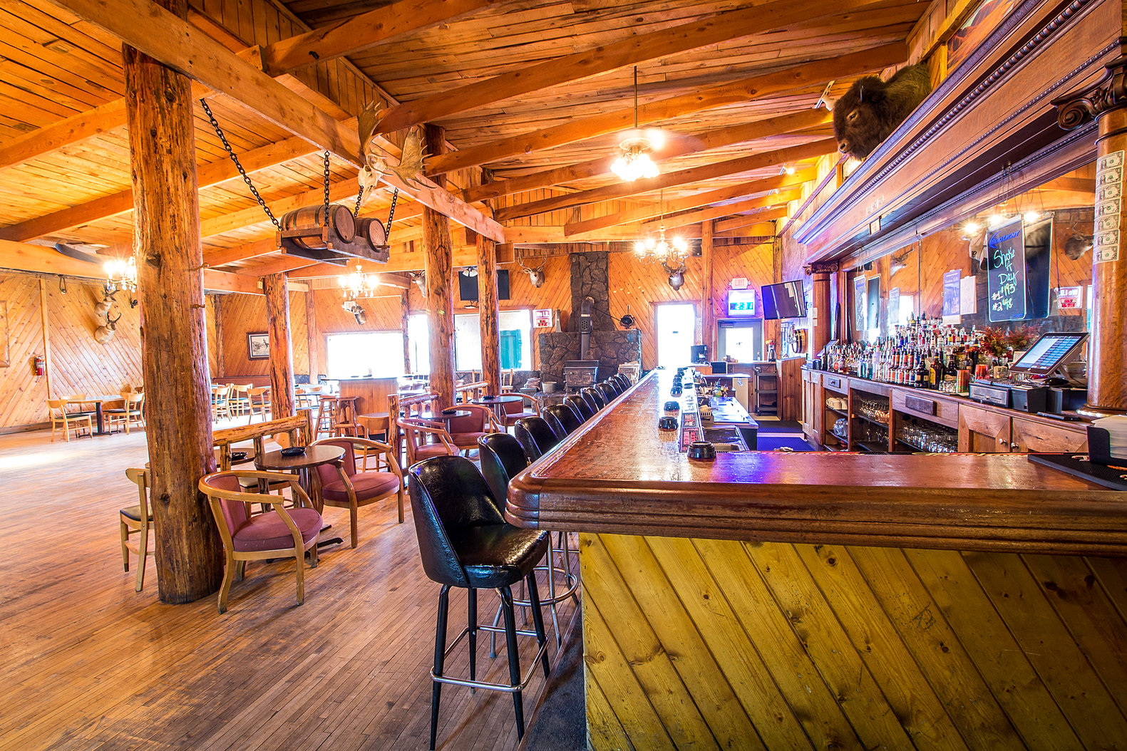 Colter's Lodge Afton WY 83110 Lodging Bar Restaurants