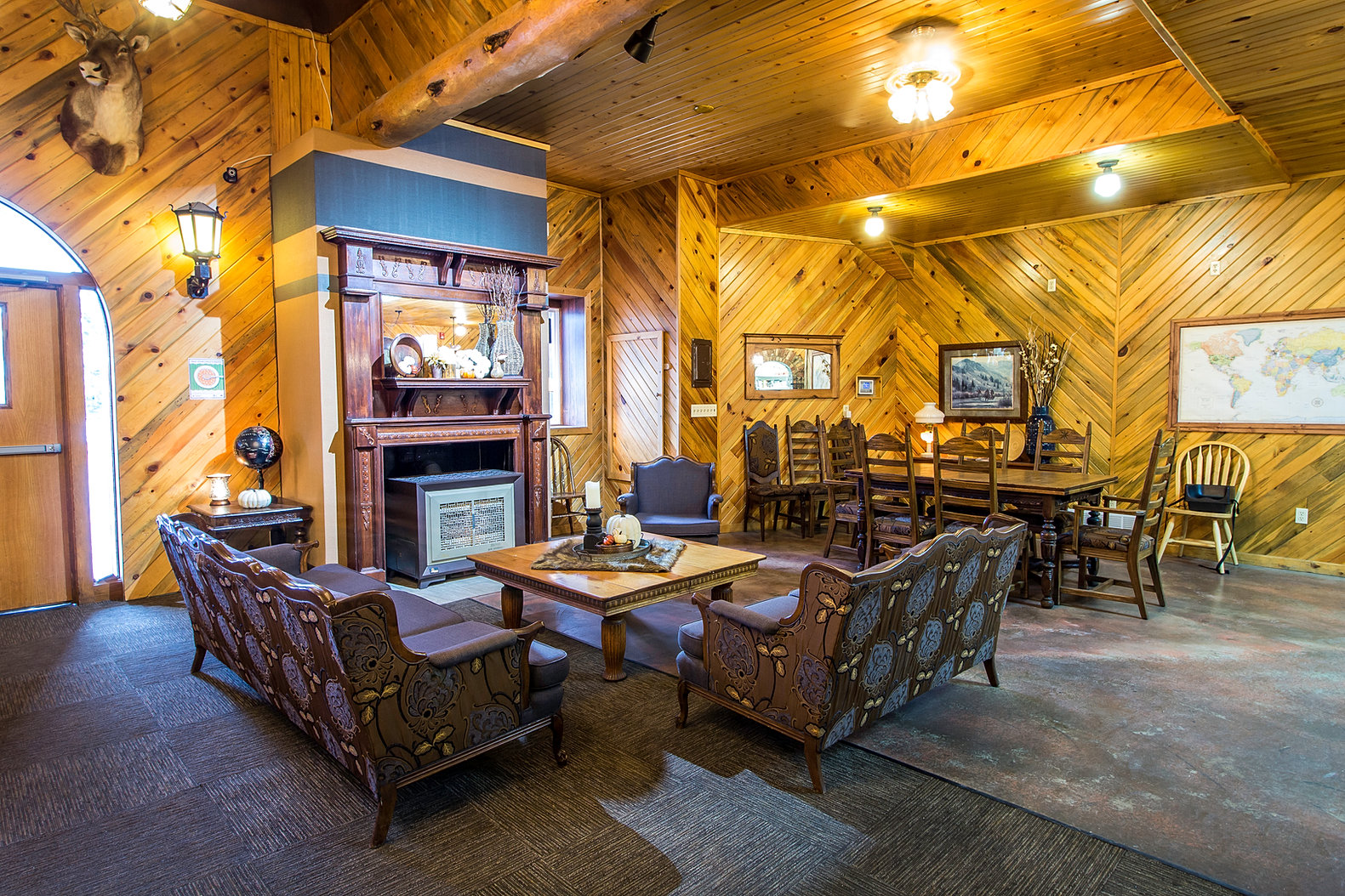 Colter's Lodge Afton WY 83110 Lodging Bar Restaurants