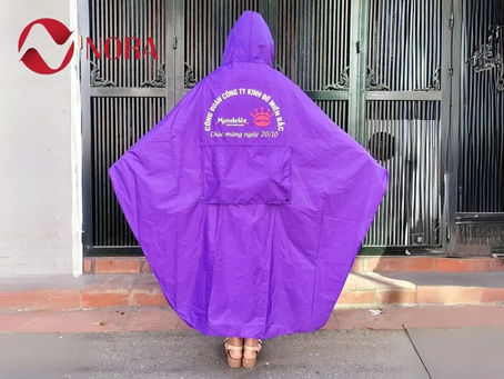 Các công ty và doanh nghiệp thường đặt in áo mưa thương hiệu