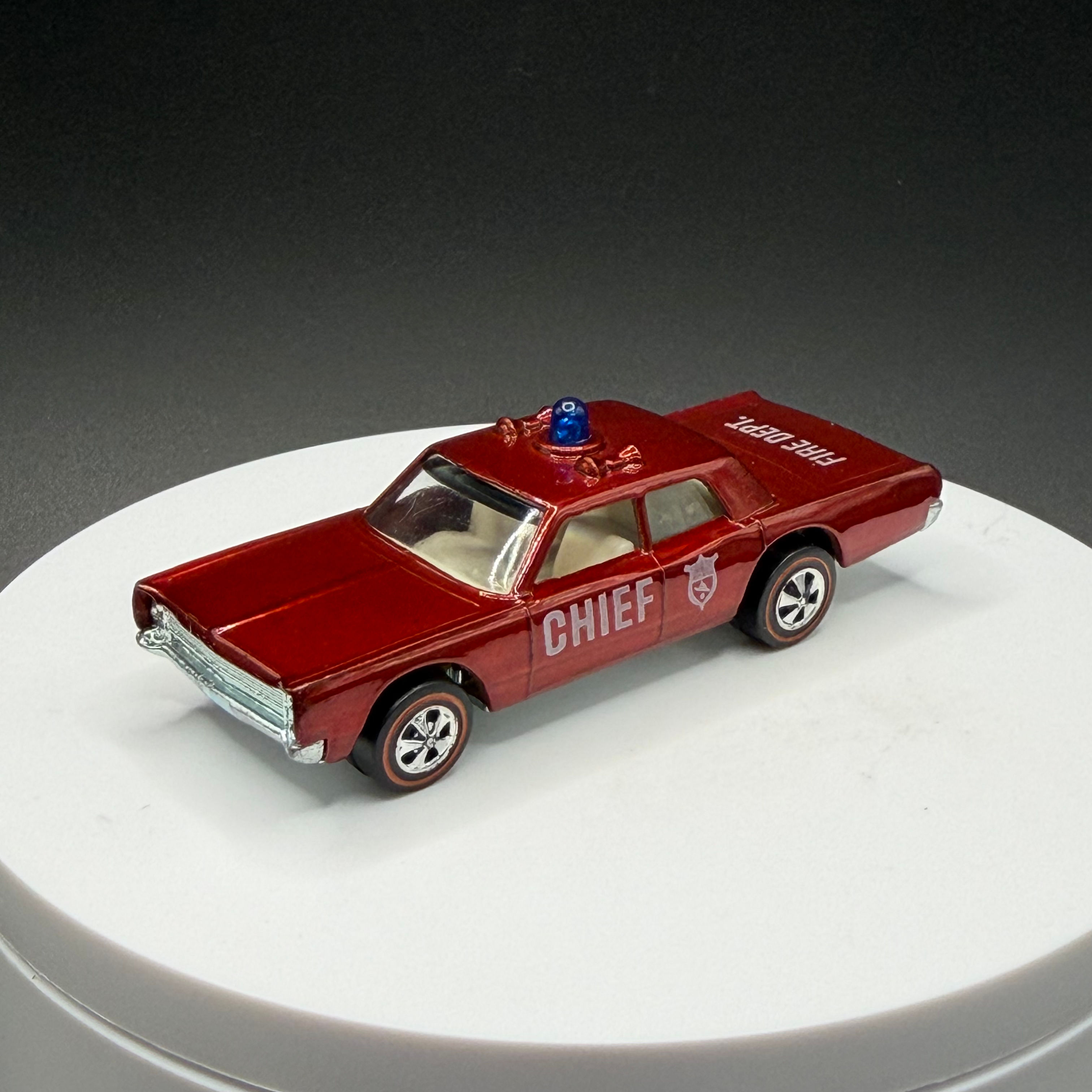 1969 Hot Wheels Redline Cruiser Fire Chief Red - US Bases