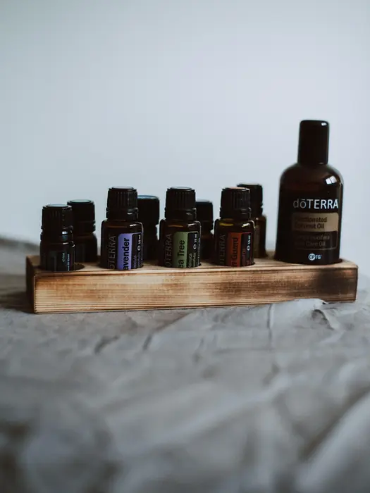 Auswahl ätherischer Öle von dōTERRA in der Naturheilpraxis in Gommiswald