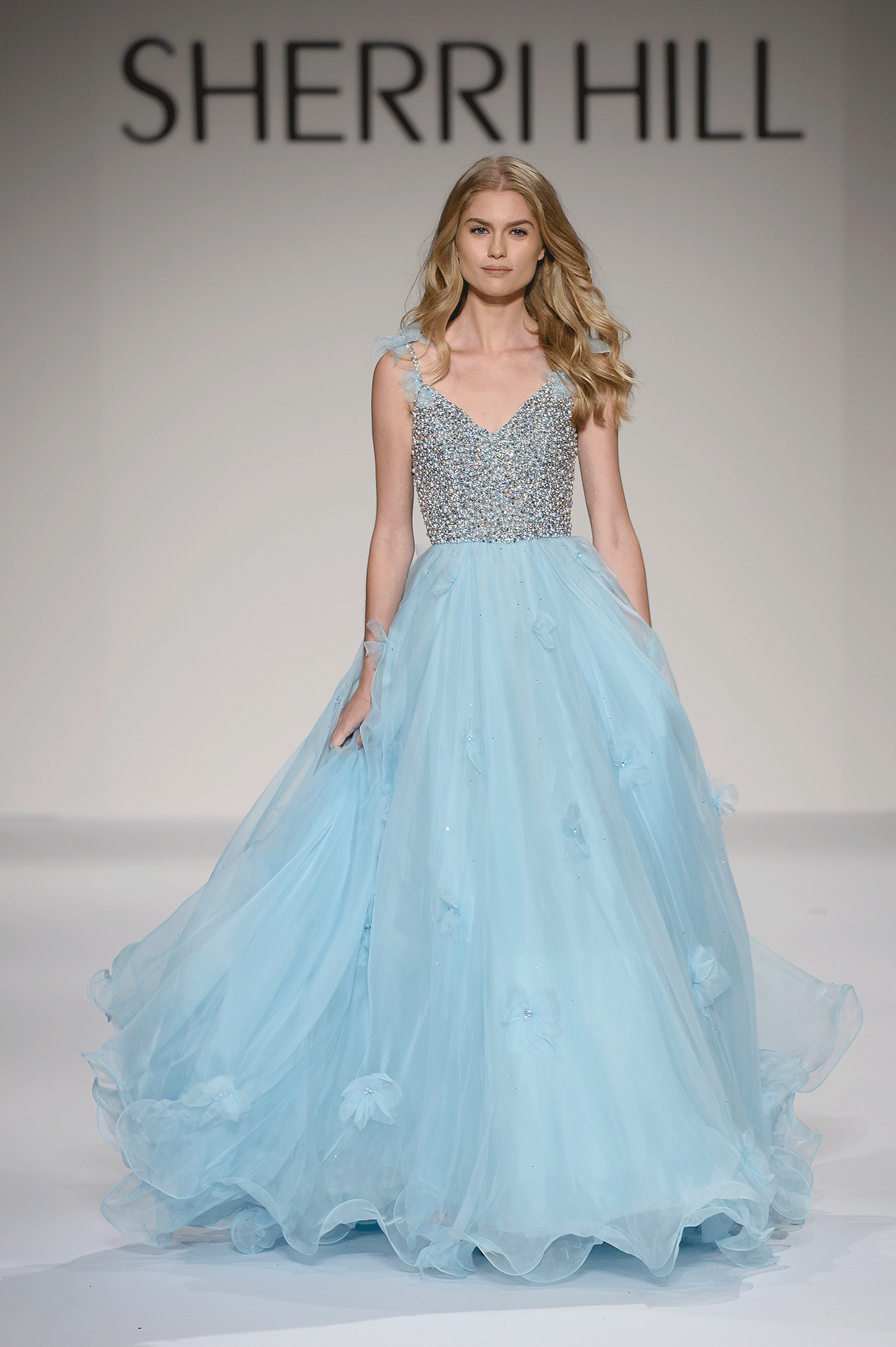 Gown 6.gif