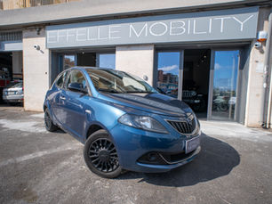 Lancia Ypsilon Silver 2023