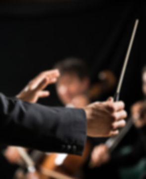 Le chef d'orchestre sur scène
