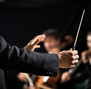 Le chef d'orchestre sur scène