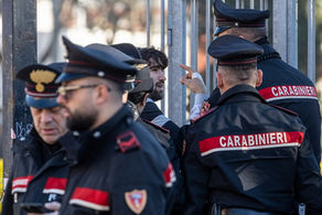 Asalto bancario deja 30 personas como rehenes en Nápoles, Italia: 6 han sido liberadas.
