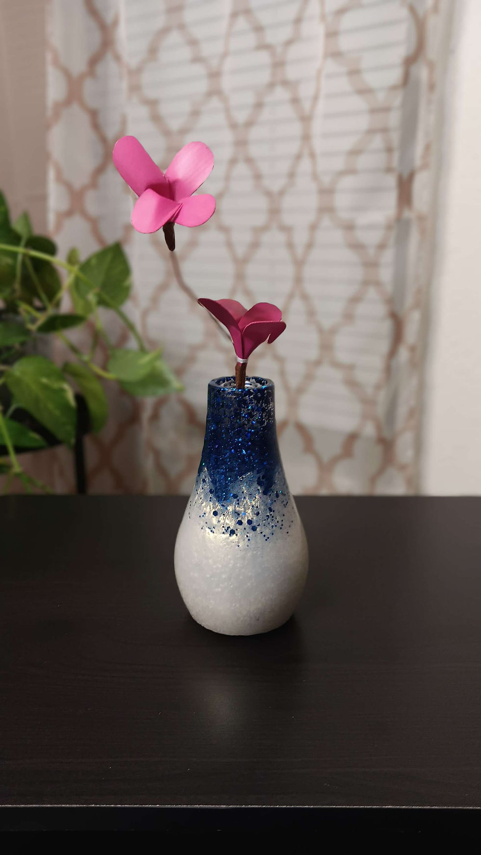 Thumbnail: Ombre' Glitter Vase