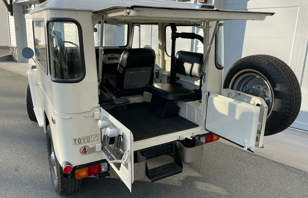1974 Toyota FJ40 rear gate