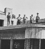 Baustelle. Otto Zollinger rechts