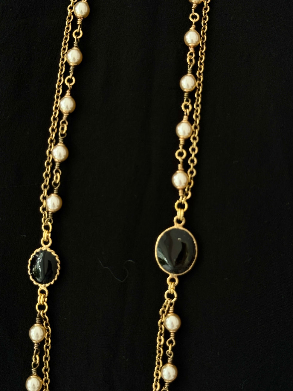 Thumbnail: Louis Rousselet's workshop, couture necklace