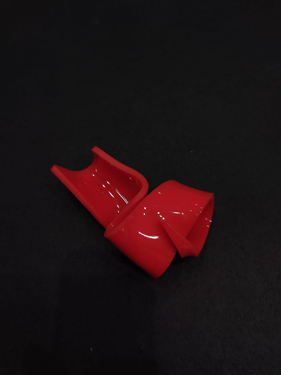 Thumbnail: Alina Alamorean, “Plis” ring